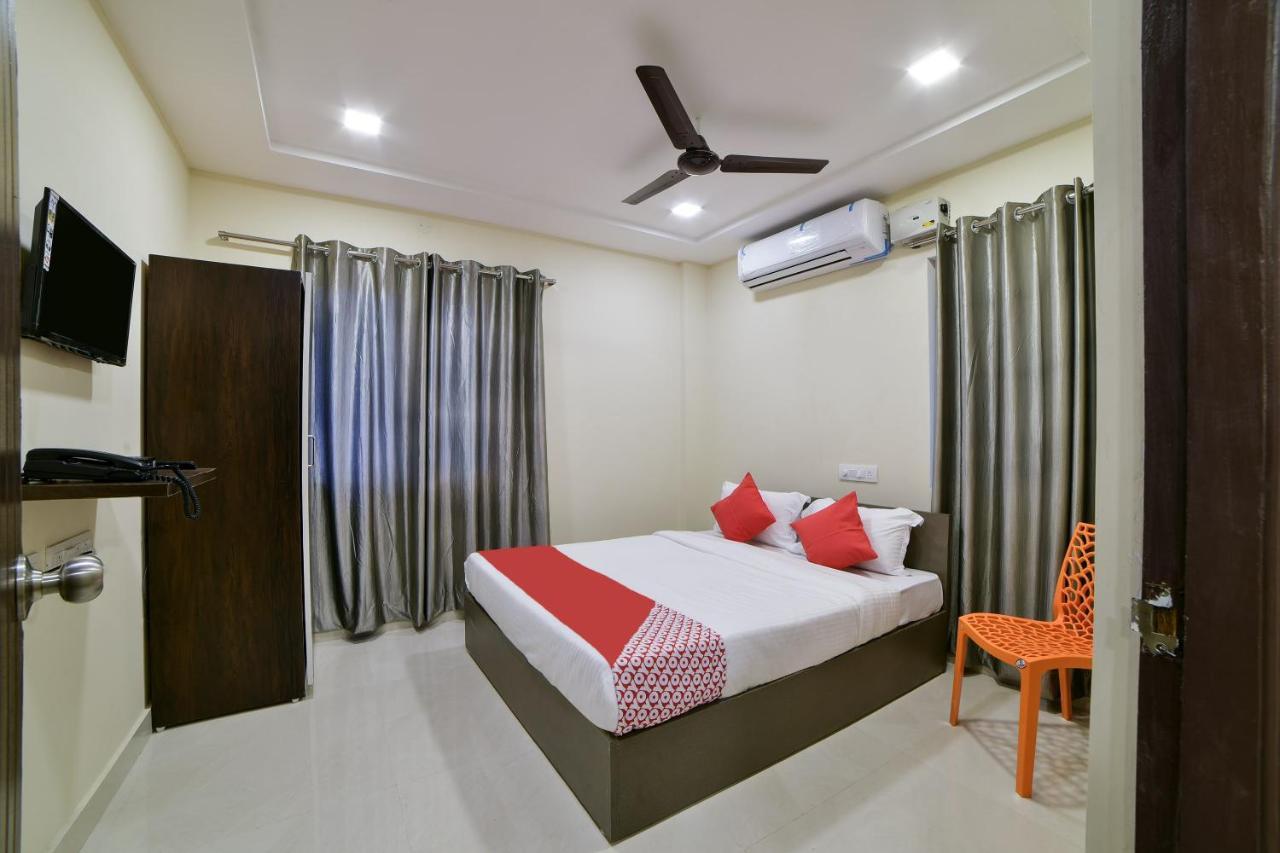 Oyo 16606 Iconic Living Hotel Hyderabad Exterior foto