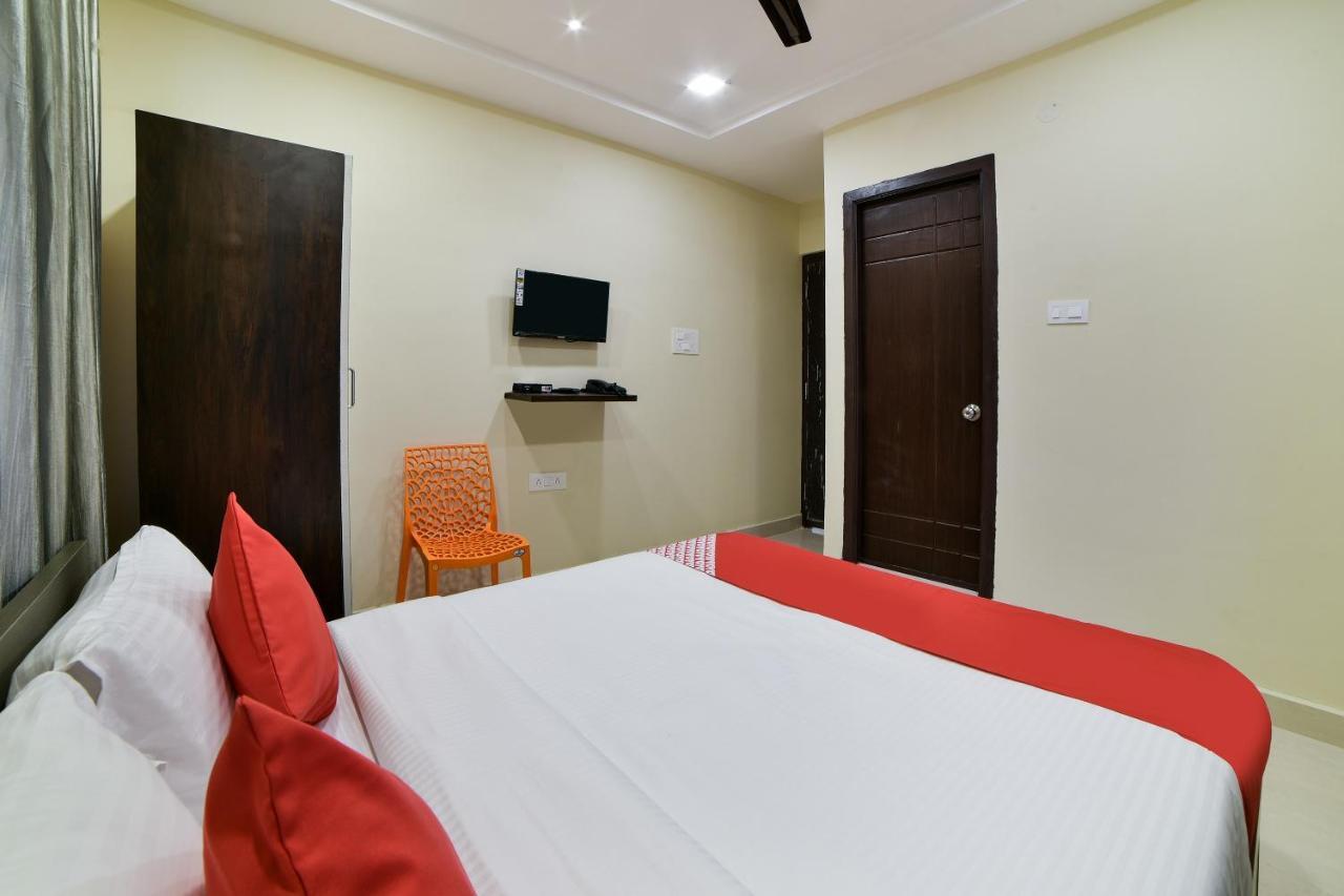 Oyo 16606 Iconic Living Hotel Hyderabad Exterior foto