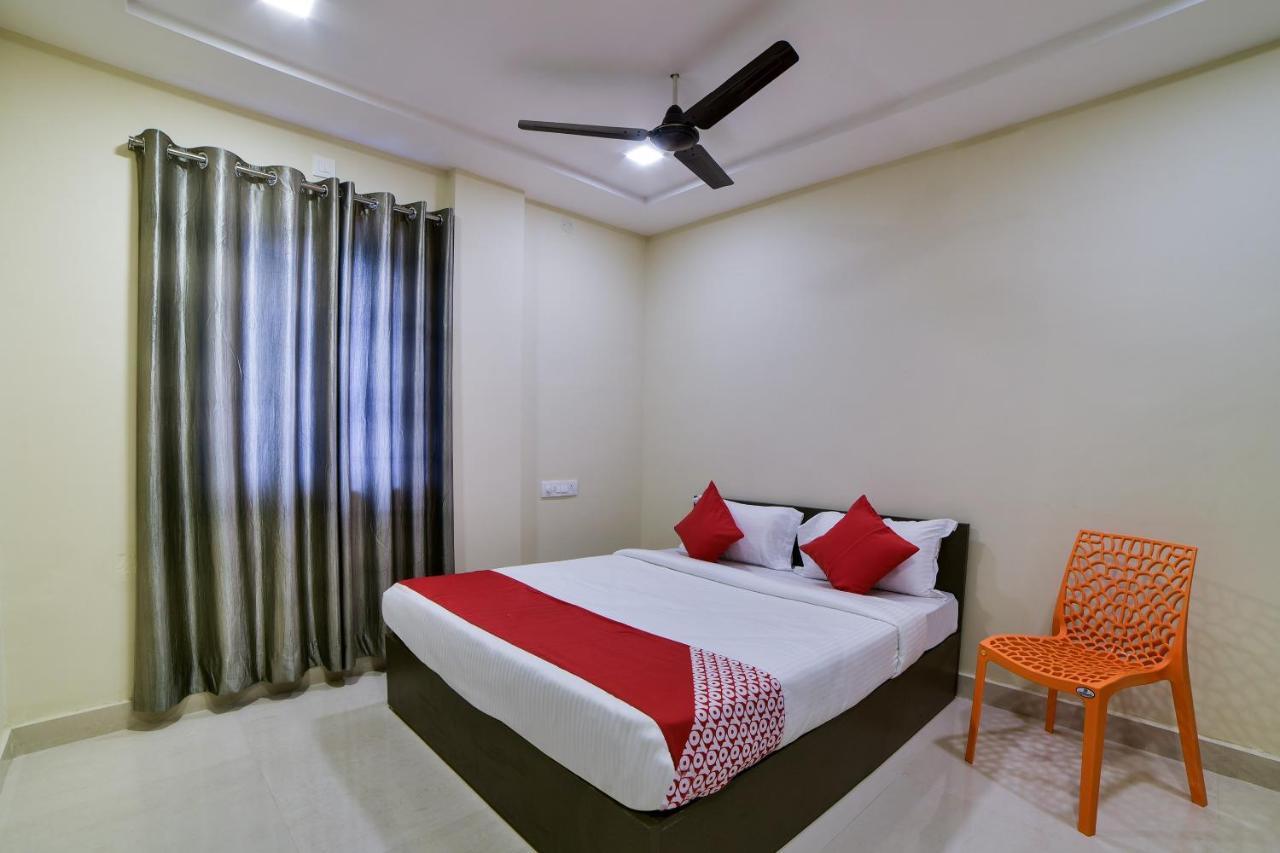 Oyo 16606 Iconic Living Hotel Hyderabad Exterior foto