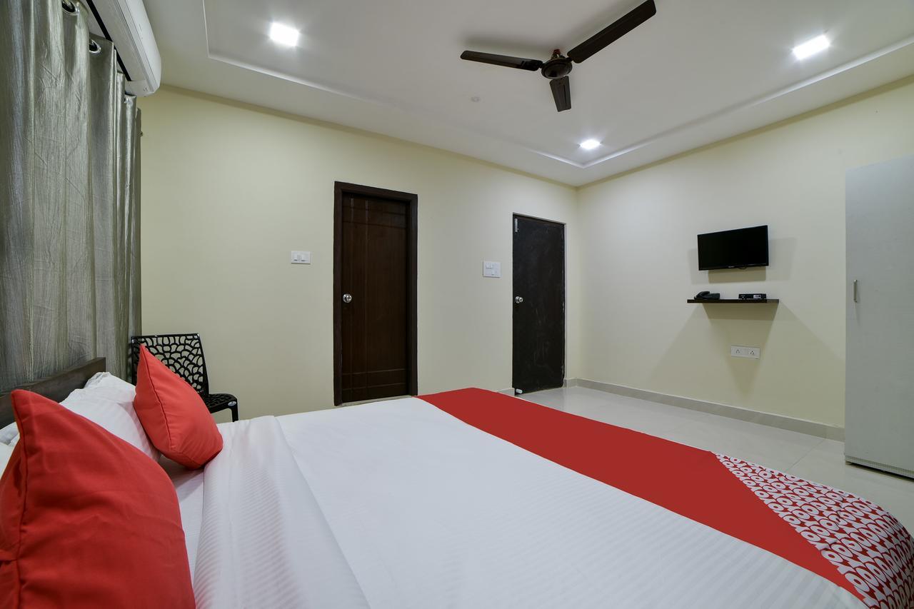 Oyo 16606 Iconic Living Hotel Hyderabad Exterior foto