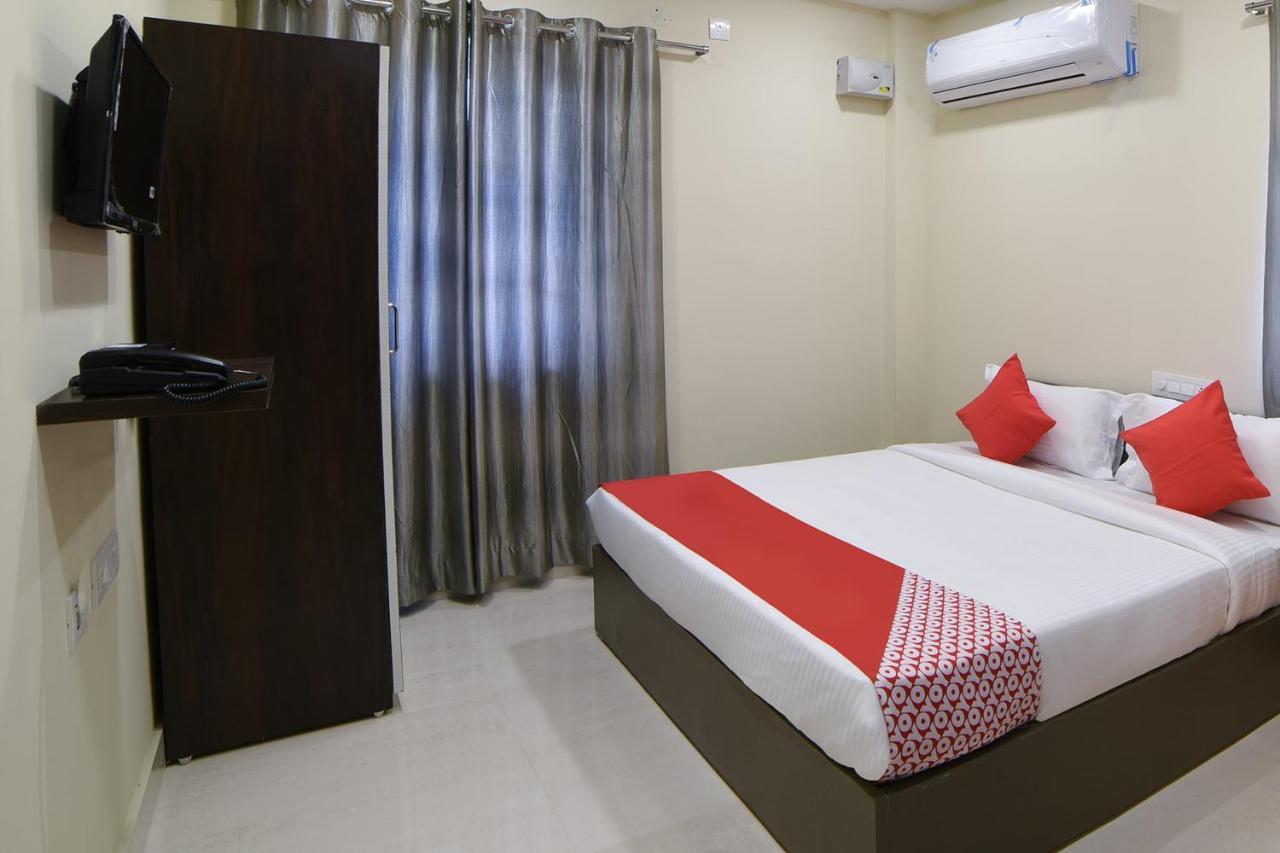 Oyo 16606 Iconic Living Hotel Hyderabad Exterior foto