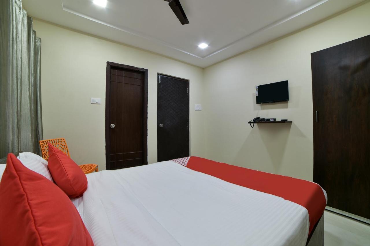 Oyo 16606 Iconic Living Hotel Hyderabad Exterior foto