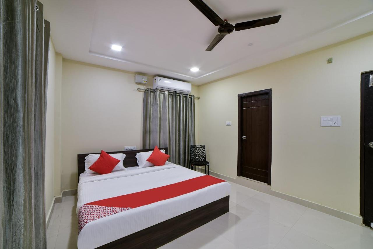 Oyo 16606 Iconic Living Hotel Hyderabad Exterior foto