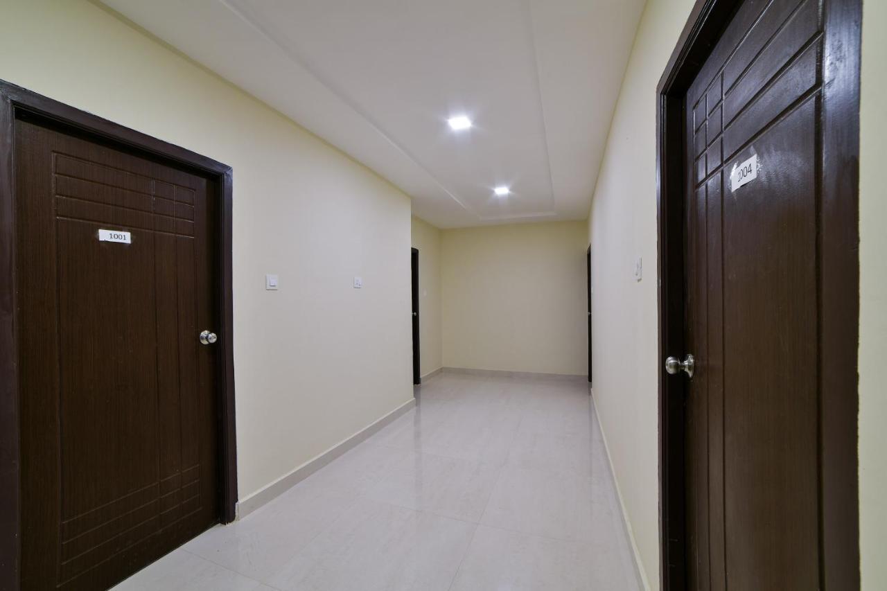 Oyo 16606 Iconic Living Hotel Hyderabad Exterior foto