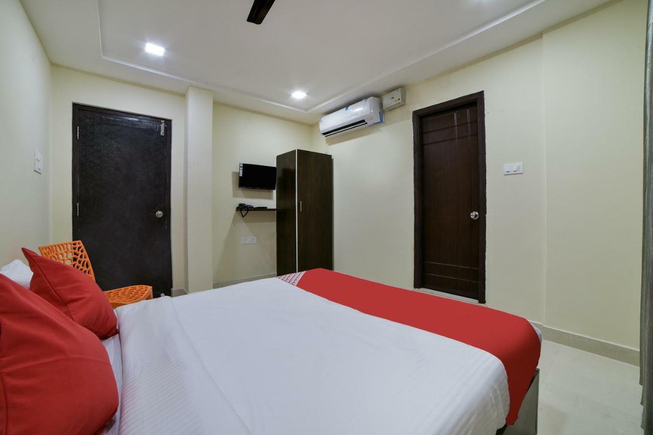 Oyo 16606 Iconic Living Hotel Hyderabad Exterior foto
