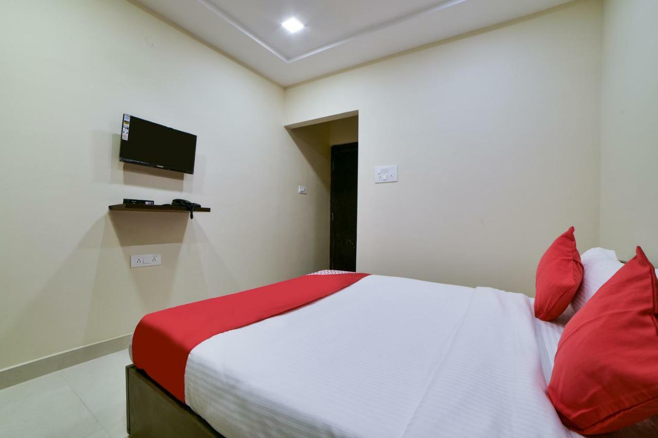 Oyo 16606 Iconic Living Hotel Hyderabad Exterior foto