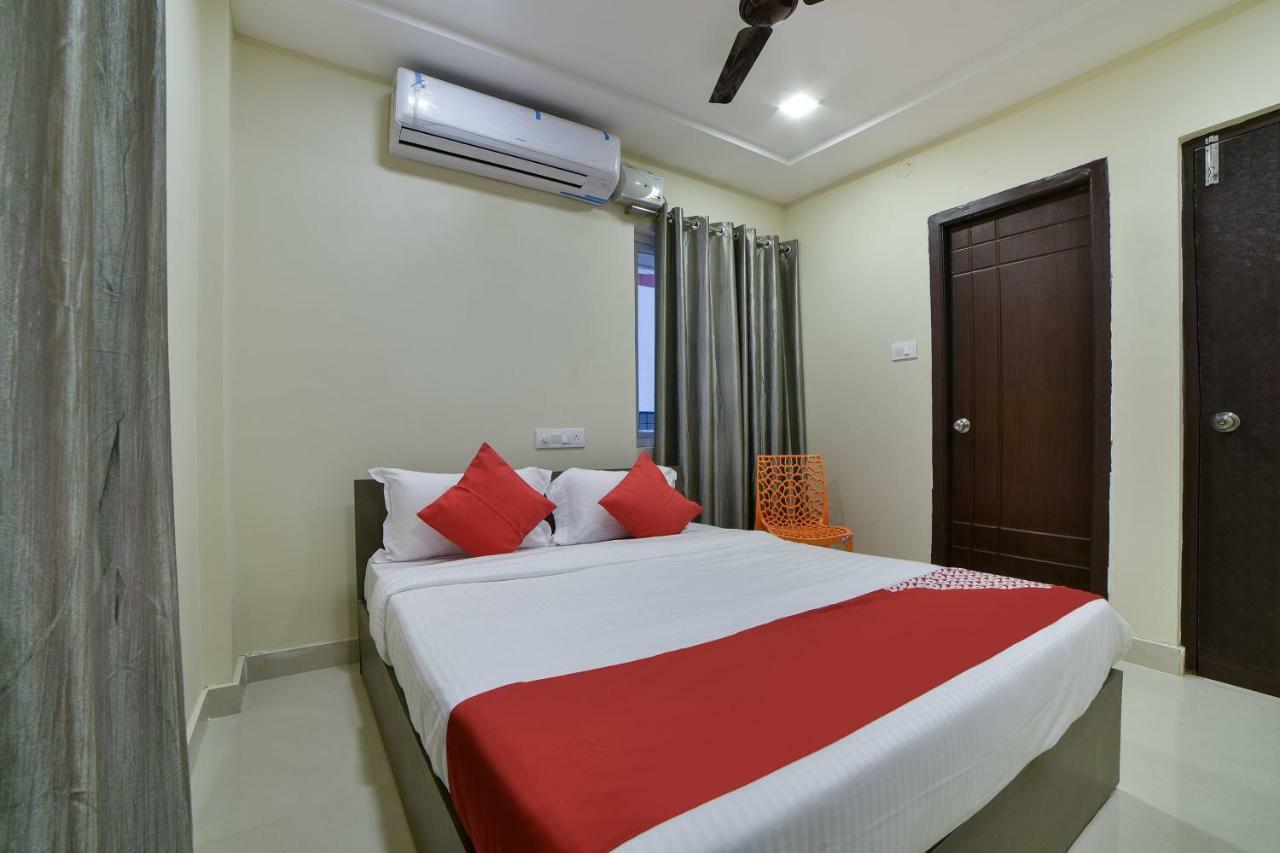 Oyo 16606 Iconic Living Hotel Hyderabad Exterior foto