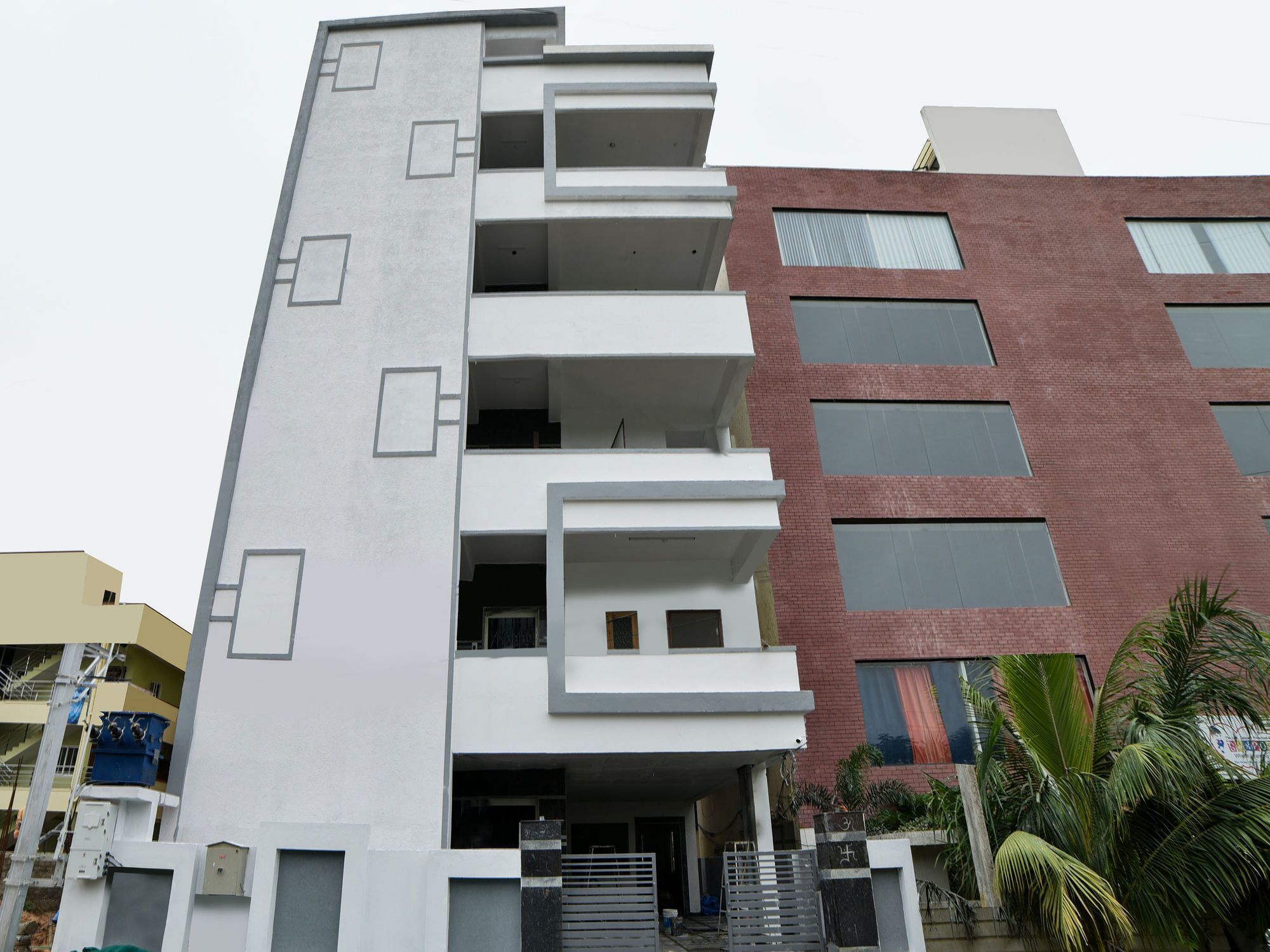 Oyo 16606 Iconic Living Hotel Hyderabad Exterior foto